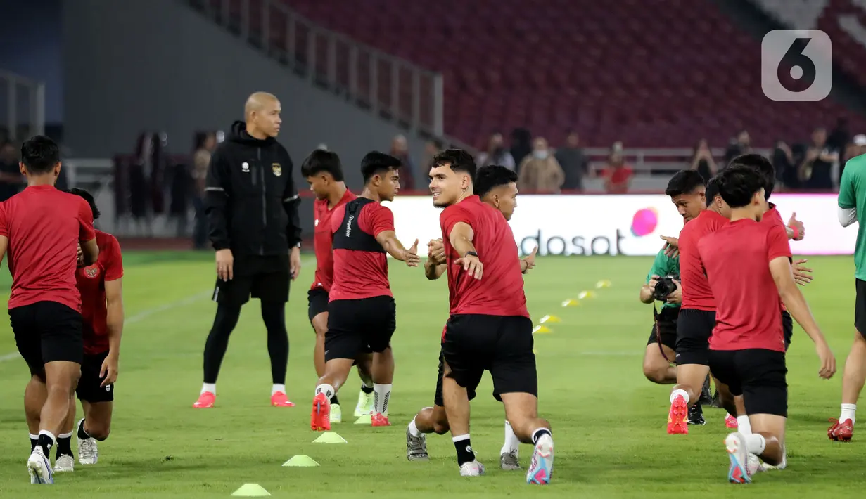 Latihan dimulai tepat pukul 18.30 WIB. (Liputan6.com/Helmi Fithriansyah)