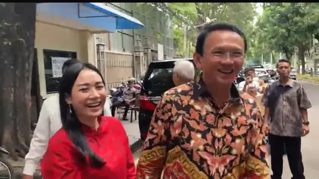 Ketua DPP Partai Demokrasi Indonesia Perjuangan (PDIP) Basuki Tjahaja Purnama alias Ahok mengunjungi kediaman Presiden ke-5 Megawati Soekarnoputri (Merdeka.com/Nur Habibie)