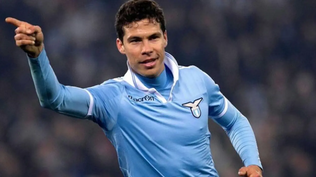 hernanes-131021b.jpg