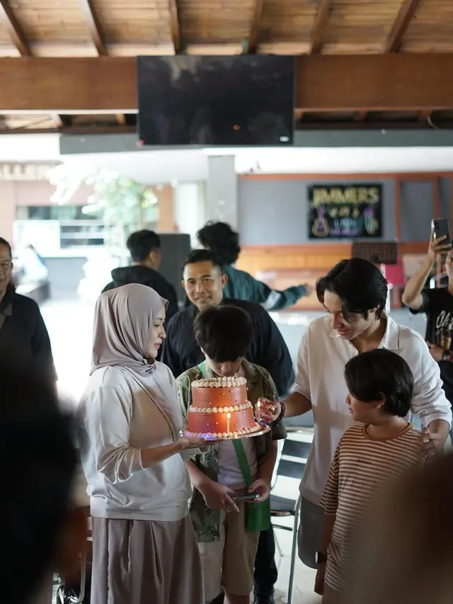 Potret Keisha Alvaro Rayakan Ulang Tahun Ke-20 Tahun, Dapat Kejutan dari Keluarga