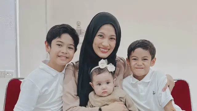 Potret Alyssa Soebandono Tampil Sederhana Saat Bersama Anak (Instagram/@ichasoebandono)