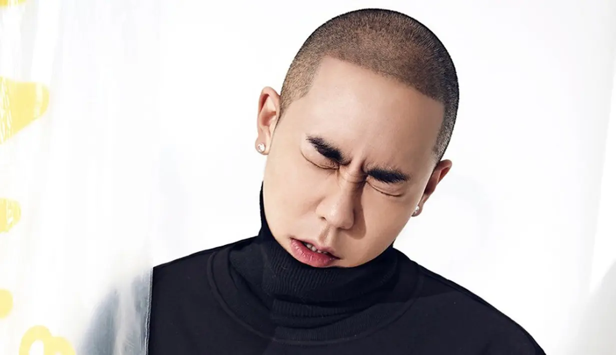 Banyak para penggemar yang berharap agar Jon Kwon dan Loco bisa membuat karya baru sebelum melakukan wajib militer. Lantaran para penggemar harus menunggu 2 tahun agar bisa menikmati karya dari mereka. (Foto: allkpop.com)