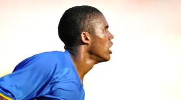 Selebrasi gelandang Brasil, Douglas Costa seusai mencetak gol menghadapi Kolombia dalam partai Copa Amerika U-20 pada 6 Februari 2009 di Stadion Jose Antonio Anzoteagui, Puerto La Cruz, Venezuela. AFP PHOTO/Yuri CORTEZ