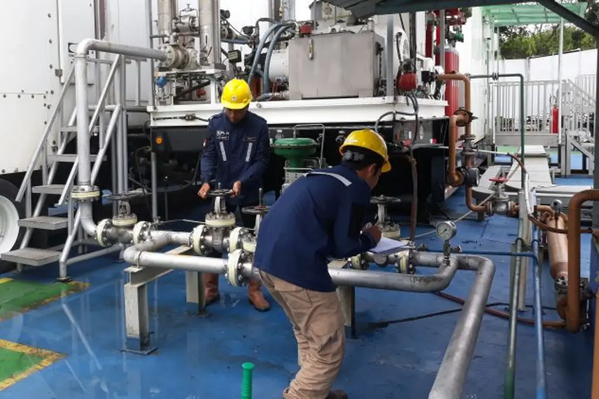 Pembangkit Listrik Tenaga Gas (PLTG) Sambera berkapasitas 2x20 Mega Watt (MW). (Agustina Melani/Liputan6.com)