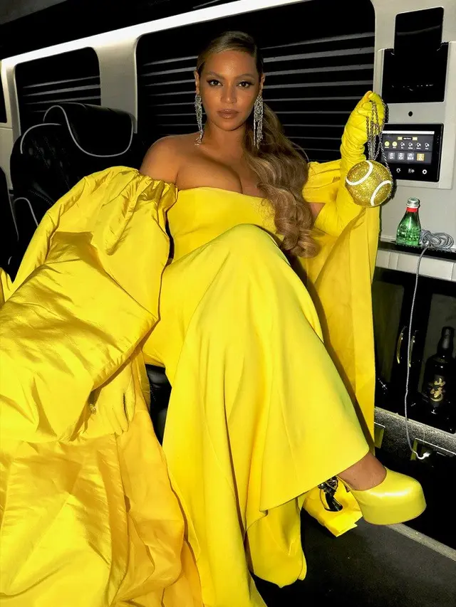 Beyonce Tampil Serba Kuning bak Bola Tenis di Oscar 2022, Curi Atensi Pakai Perhiasan 400 Karat
