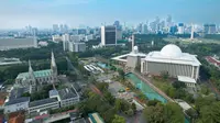 Ilustrasi DKI Jakarta, masjid Istiqlal. (Foto oleh Afif Ramdhasuma: https://www.pexels.com/id-id/foto/kota-tengara-penunjuk-penanda-20739008/)