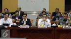 Dari kiri Kepala BIN Budi Gunawan, Menlu Retno L.P. Marsudi dan Menteri Pertahanan Ryamizard Ryacudu dan Panglima TNI Jenderal Gatot Nurmantyo mengikuti rapat kerja dengan Komisi I DPR RI di Senayan, Jakarta, Kamis (26/1). (Liputan6.com/JohanTallo)