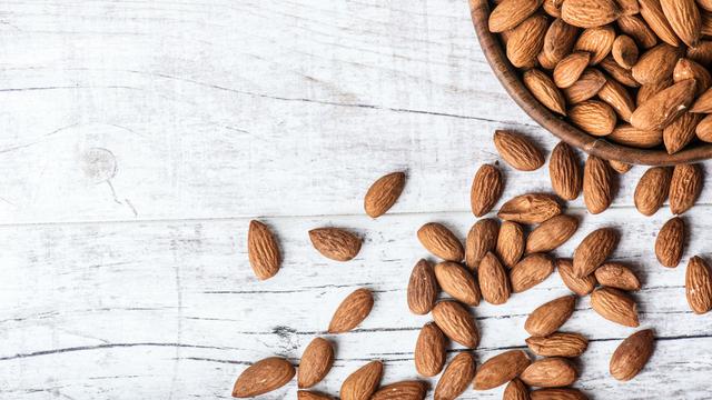 Kacang Almon (Krasula/Shutterstock)