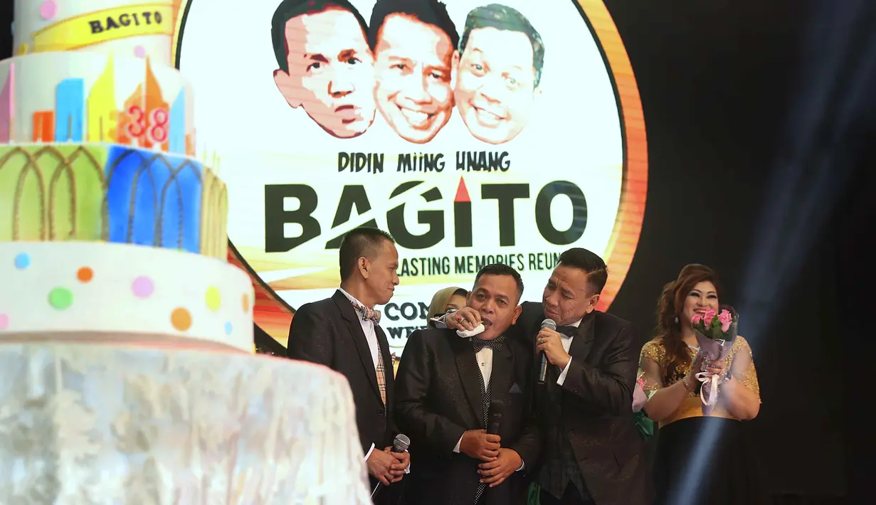 Grup Bagito vakum selama 14 tahun. Bahkan, sempat beredar kabar grup lawak kawakan ini bubar. Grup yang beranggotakan Miing, Unang dan Didin itu tampil pertama kali setelah lama vakum dalam merayakan ulang tahunnya ke-38 tahun. (Nurwahyunan/Bintang.com)