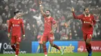 Pemain Liverpool, Cody Gakpo (tengah) melakukan selebrasi setelah mencetak gol duel Boxing Day Premier League 2024/2025 melawan Leicester City di stadion Anfield pada 26 Desember 2024 waktu setempat atau Jumat 27 Desember 2024 dini hari WIB. (Paul ELLIS/AFP)