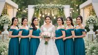 7 Model Baju Bridesmaid Emerald Blue, Terlihat Anggun dan Kompak