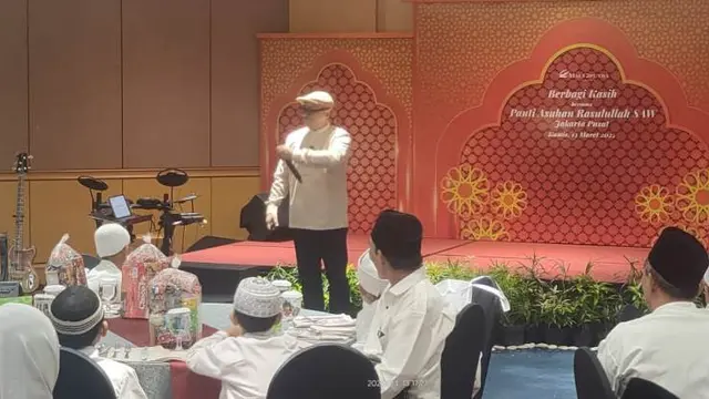 Mengisi Momen Ramadan di Mal Ciputra dengan Jadi Orangtua Asuh Sehari dan Berbelanja Bersama.  (Liputan6.com/Henry)