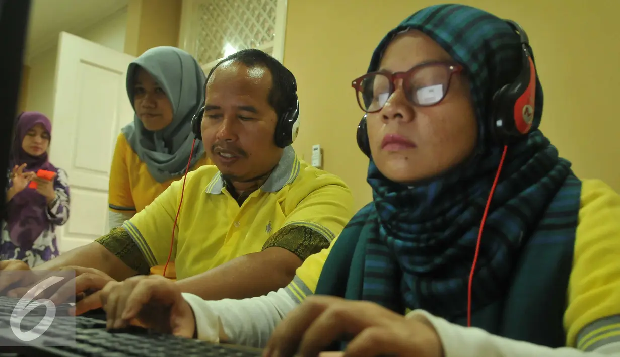 Pelatihan internet untuk tunanetra bertujuan untuk memberikan kemudahaan bagi para penyandang disabilitas dalam memperoleh akses terhadap terknologi dan menjadi bagian dari Revolusi Digital, Jakarta, Senin (30/5). (Liputan6.com/Gempur M Surya)