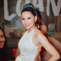 Style Yunita saat Gala Premiere Film "Home Sweet Loan". (Instagram.com/yunitasiregar)