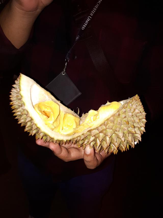 Cara Membelah Durian