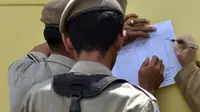 Puluhan Warga Terjaring Razia Busana Syariah Islam di Aceh