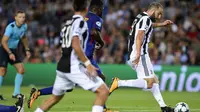 Acungkan Jari Tengah di Markas Barcelona, Higuain Tak Dihukum