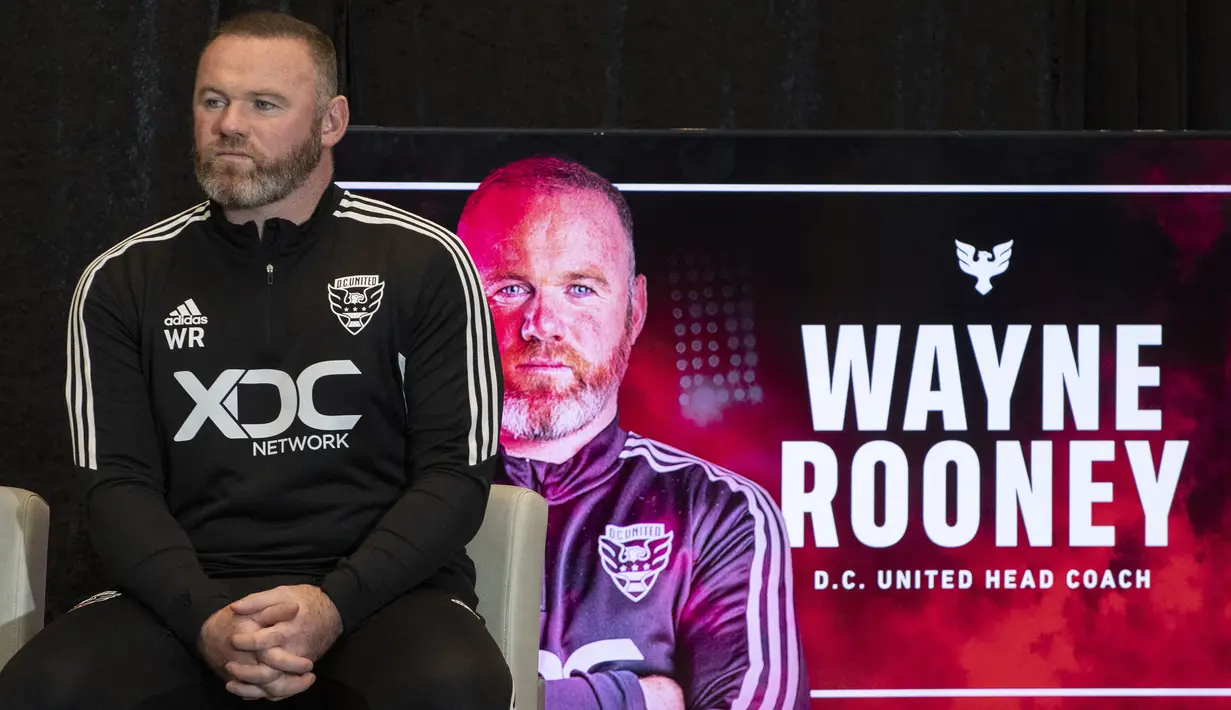 Wayne Rooney menggantikan posisi Hernan Losada yang sejak April 2022 lalu meninggalkan DC United. Posisinya sempat diisi oleh Chad Ashton sebagai pelatih sementara. (AFP/Roberto Schmidt)
