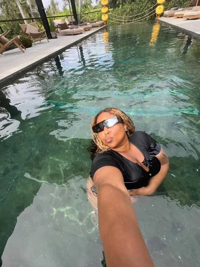 Lizzo di Bali (Instagram/@lizzobeeating)