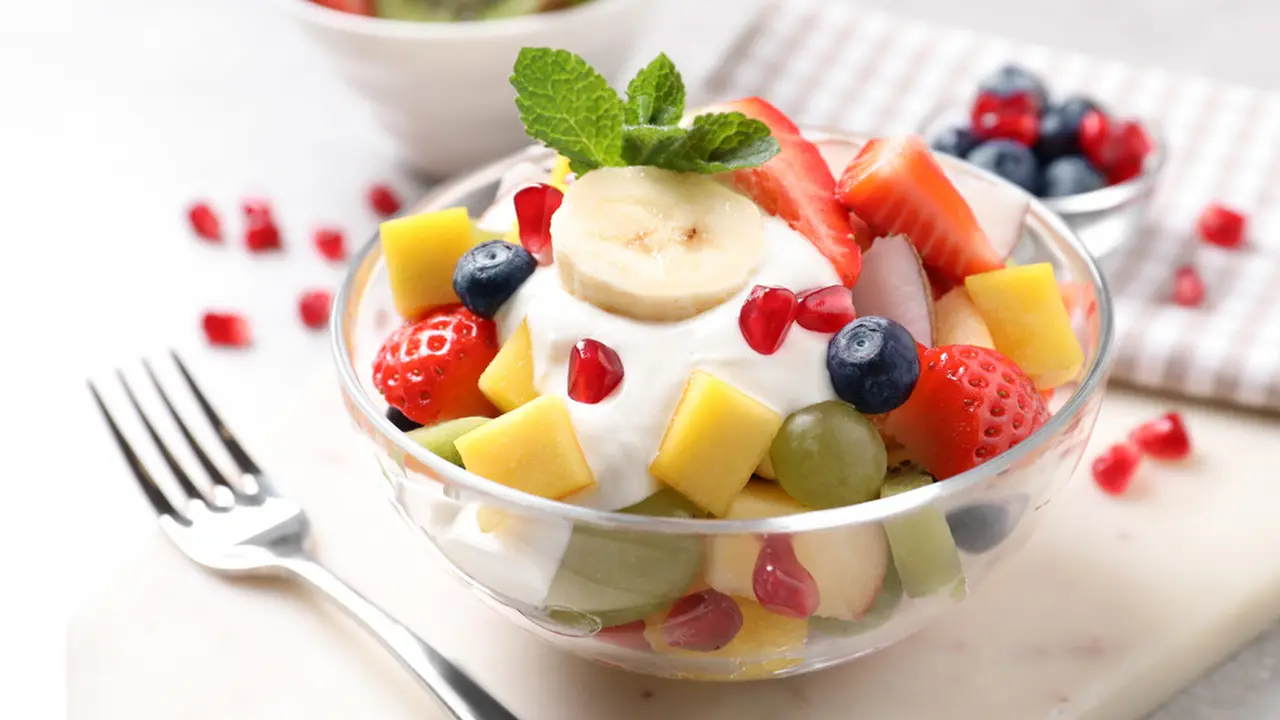 Ilustrasi salad buah
