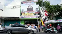 Spanduk yang memuat foto Gatot Nurmantyo terpasang di Kantor Pusat BPN Prabowo-Sandi Solo saat peresmian Jumat (11/1).(Liputan6.com/Fajar Abrori)