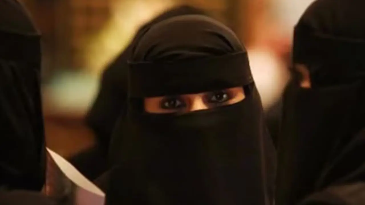 Ilustrasi - Wanita bercadar, niqab, poligami, cemburu. (Foto: Istimewa via SS YT DMV)