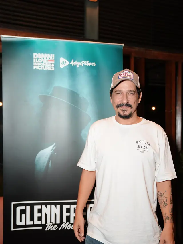Bucek Depp memerankan sosok ayah Glenn Fredly