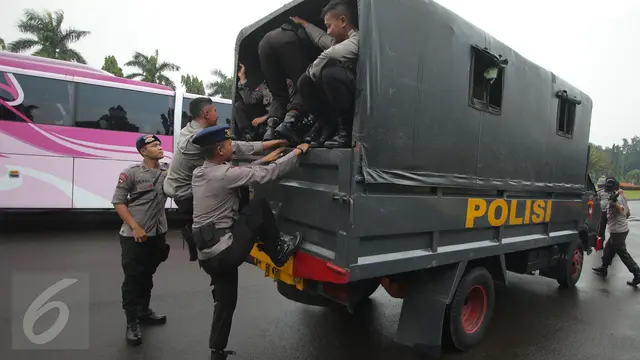 20170418-64 Ribu Personel Gabungan Kawal Pilkada DKI Putaran Kedua-Fanani