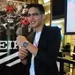 Daniel Wenas dan jam tangan klasiknya dari koleksi SEIKO (dok Liputan6.com/Ossid Duha Jussas Salma)