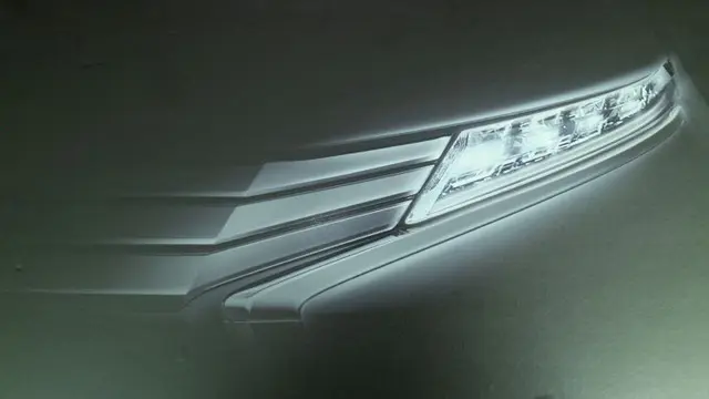 Teaser Mitsubishi Expander