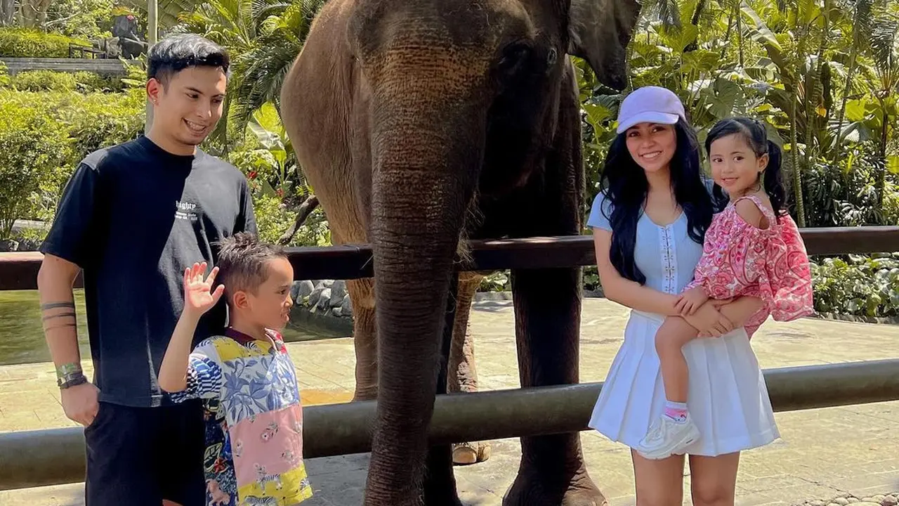 Rachel Vennya dan Okin kompak liburan bareng anak di Bali (Foto: Instagram rachelvennya)