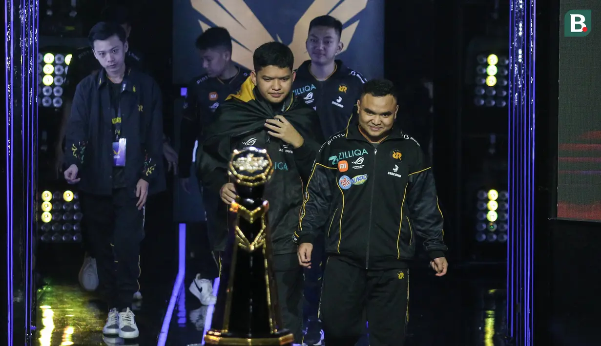 <p>Tim RRQ Kazu berhasil menjadi juara saat grand final Free Fire Indonesia Masters 2022 Fall yang berlangsung di FFIM Stadium, Studio RCTI+, Kebon Jeruk, Jakarta, Minggu (23/10/2022). (Bola.com/Bagaskara Lazuardi)</p>