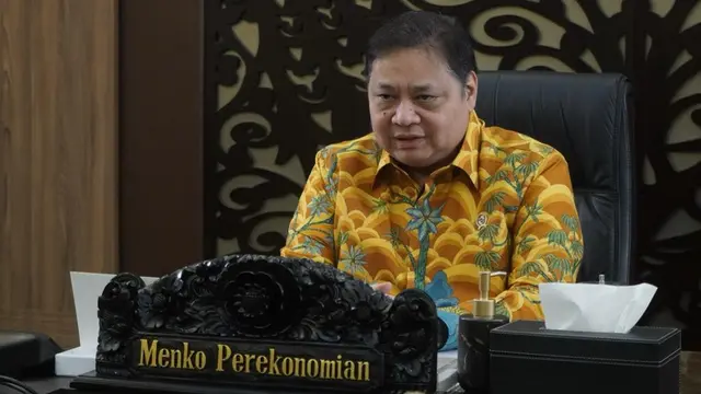 Menteri Koordinator Bidang Perekonomian Airlangga Hartarto dalam Penandatanganan Pakta Integritas dan Pelaksanaan Go Live Inaportnet Tahap III Tahun 2023, Jumat (24/11/2023). (Dok Kemenko Perekonomian)