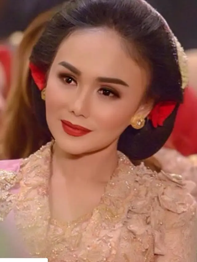 6 Potret Cantiknya Yuni Shara dalam balutan kebaya, Banyak Dipuji Netizen