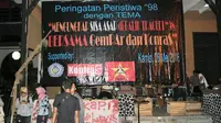 Ada sejumlah massa yang meneriakkan PKI dalam acara peringatan kerusuhan Mei 98. (Liputan6.com/Reza Kuncoro)
