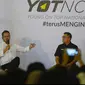 CEO KapanLagi Youniverse (KLY), Steve Christian (kiri) saat menjadi salah satu pengisi materi dalam Youth On Top National Conference  (YOTNC) 2018 di Balai Kartini, Jakarta, Sabtu (25/8). (Merdeka.com/Imam Buhori)