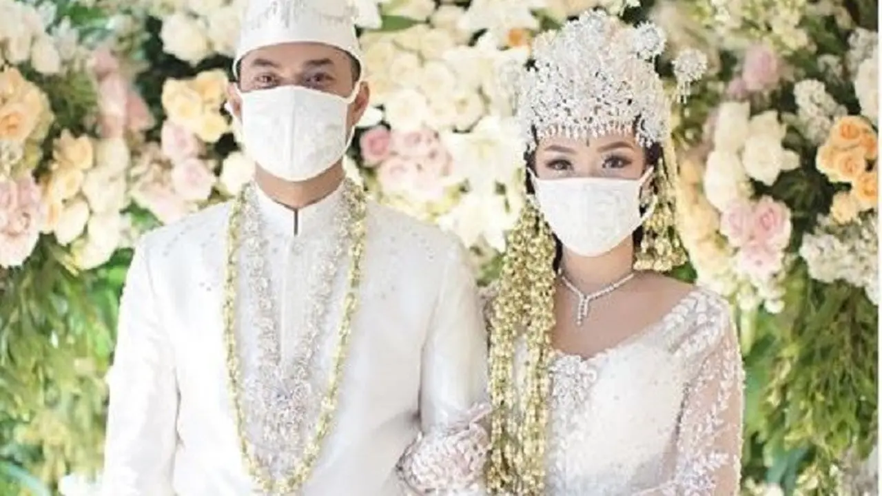 Zaskia Gotik (Foto: Instagram/@ivan_gunawan)