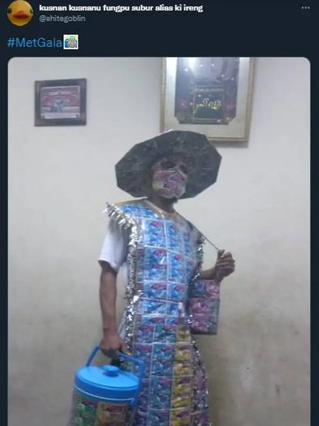 5 Potret Parodi Netizen Hadiri Met Gala Ini Bikin Tepuk Jidat