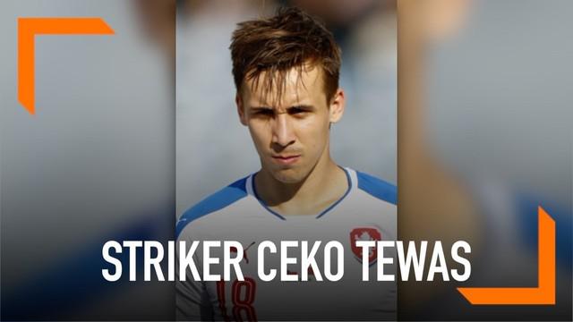 Eks striker timnas Ceko, Josef Sural, tewas akibat kecelakaan. Pemain Alanyaspor ini terlibat kecelakaan bus saat pulang tandang dari laga sebelumnya di Liga Super Turki.