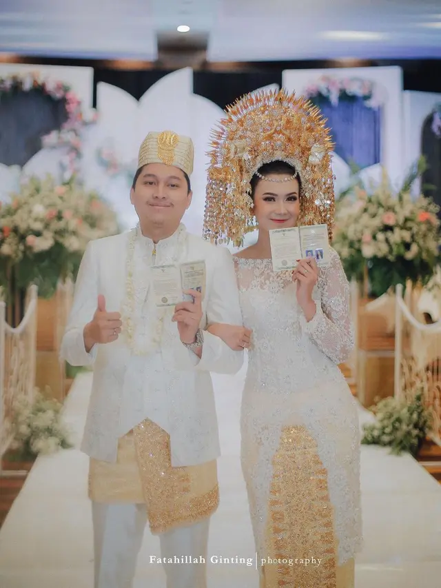 Imaz Fitria dan Reza Dias Kurniawan. (Foto: Fatahillah Ginting Photography dari Instagram @imazfitria)