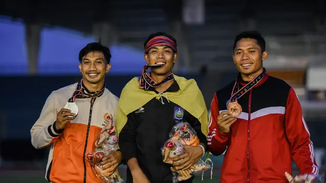Para atlet atletik saat beraksi di PON XX Papua 2021