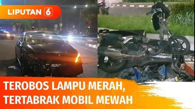 Kecelakaan maut terjadi di Pondok Indah, Jaksel. Akibat ngebut dan menerobos lampu merah pengendara motor tewas usai tertabrak mobil sedan mewah.