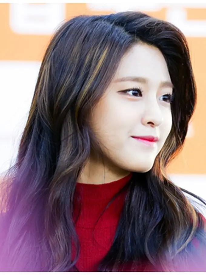 [Bintang] Taeyeon SNSD dan Seolhyun AOA