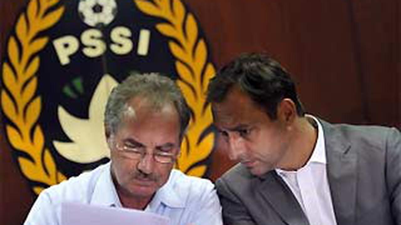 Alfred Riedl bersama Wolfgang Pikal 