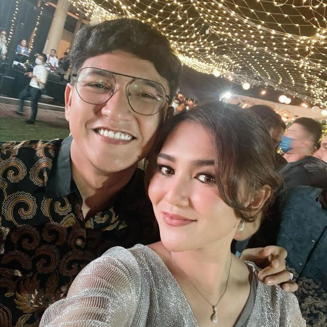 Kabar Hamil Baru Diungkap, Ini 6 Potret Mesra Masayu Clara dan Qausar Harta