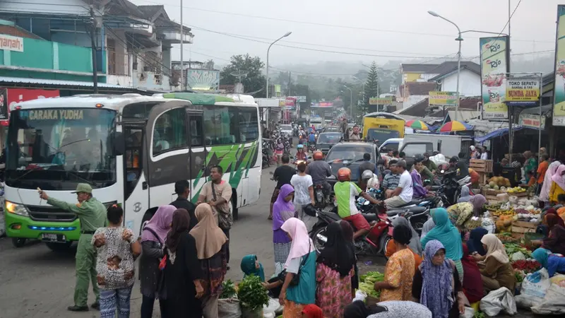 Ilustrasi pasar tumpah. (Foto: Liputan6.com/Muhamad Ridlo)