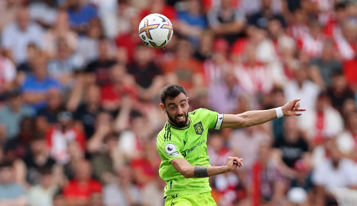 Ini merupakan gol pertama Bruno Fernandes bersama MU di musim ini. Musim lalu dirinya berhasil mencetak sepuluh gol dalam 36 laga yang dimainkan. (AFP/Adrian Dennis)