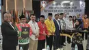 Ketua Umum PKB Muhaimin Iskandar dan Sekjen Partai Politik menerima salinan putusan dari Ketua KPU Arief Budiman pada Rapat Pleno Terbuka Penetapan Presiden dan Wakil Presiden Terpilih Pemilu 2019 di Gedung KPU, Jakarta, Minggu (30/6/2019). (merdeka.com/Iqbal S Nugroho)