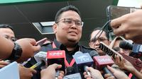 Ketua Bawaslu Rahmat Bagjai kut memantau jalannya pemeriksaan kesehatan terhadap bakal calon presiden dan bakal calon wakil presiden yang berlangsung di RSPAD Gatot Subroto, Senen, Jakarta Pusat, Sabtu (21/10/2023). (Winda Nelfira).