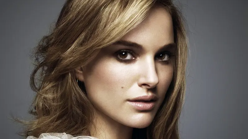 Natalie Portman dianggap sebagai aktris yang memiliki wajah simetris nyaris sempurna (Foto: picturia.org).